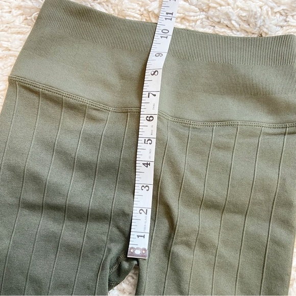 NWTs Spiritual Gangster | Women’s Green Amara Wide Rim Knit Bicycle Shorts S/XS - Picture 13 of 14